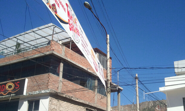 Invasión de cables en Ayacucho